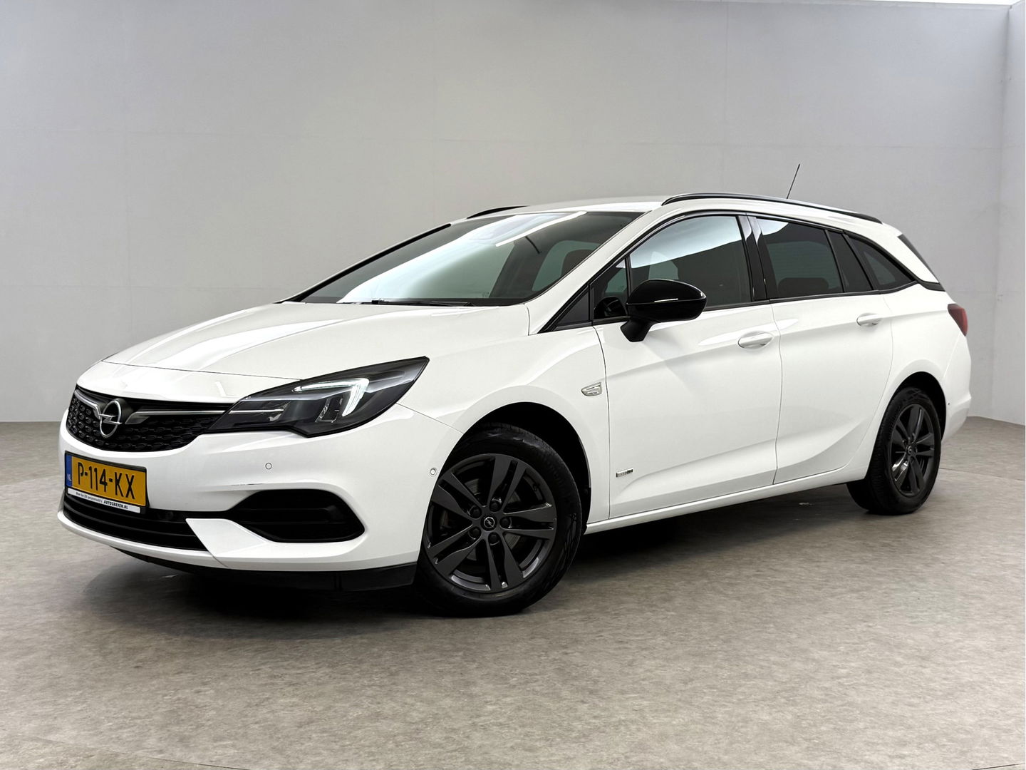 Opel Astra Sports Tourer 1.2 Design & Tech | Camera | Carplay | Trekh. | Cruise | Parkeersens. | Navi | NAP