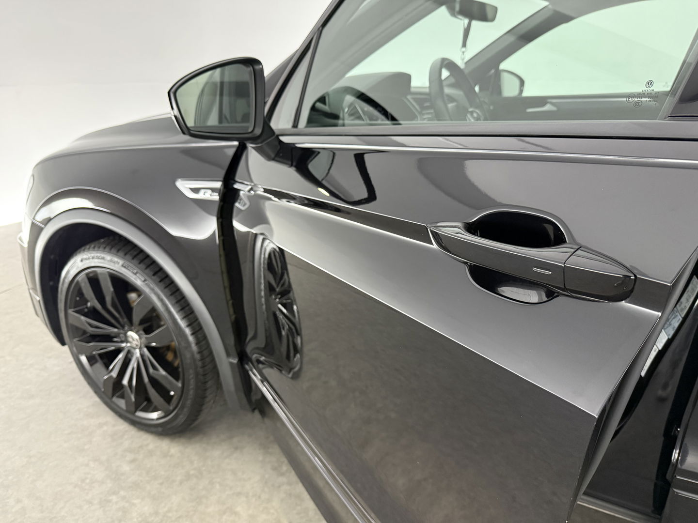 Volkswagen Tiguan 1.5 TSI ACT R-line Black Style | Pano | Adap. Cruise | Virtual | Carplay | Trekh. | Keyless | Stoelverw. | NAP