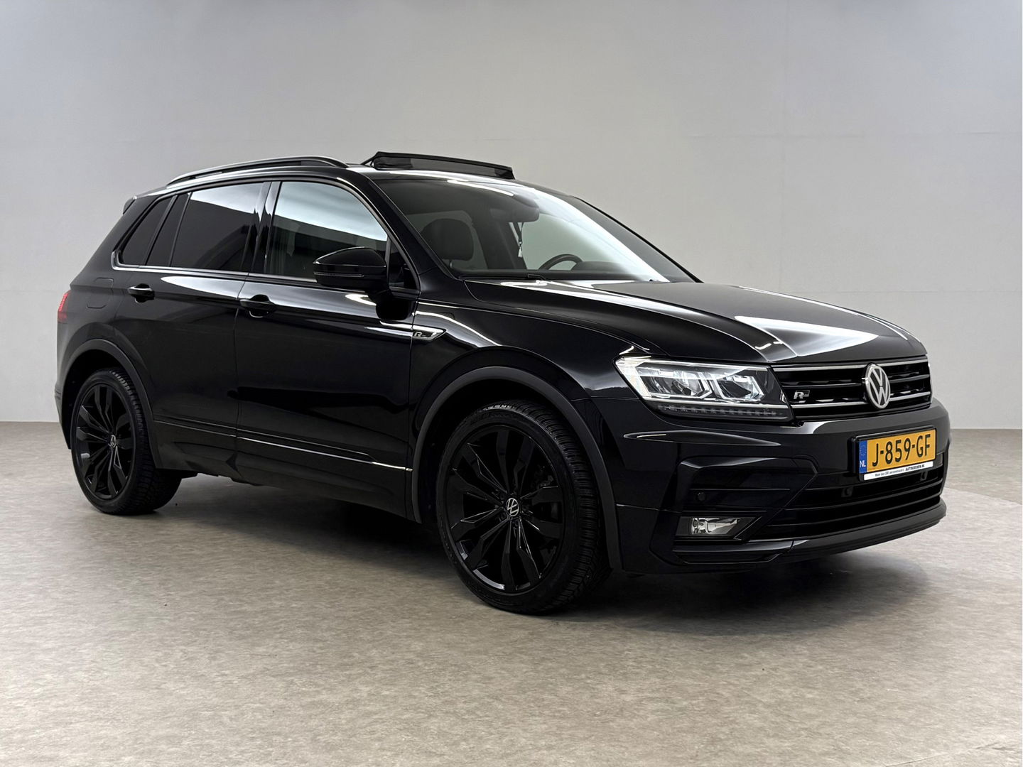 Volkswagen Tiguan 1.5 TSI ACT R-line Black Style | Pano | Adap. Cruise | Virtual | Carplay | Trekh. | Keyless | Stoelverw. | NAP