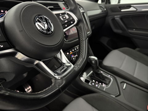 Volkswagen Tiguan 1.5 TSI ACT R-line Black Style | Pano | Adap. Cruise | Virtual | Carplay | Trekh. | Keyless | Stoelverw. | NAP
