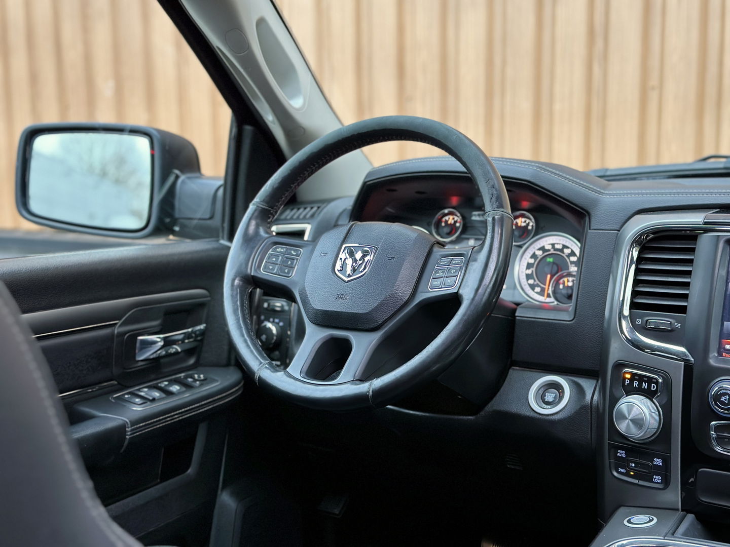 Dodge Ram 1500 5.7 V8 4x4 Quad Cab 6'4 Sport | LPG | Panoramadak | Stoelventilatie/Verwarming | Parkeersensoren | Achteruitrijcamera | Stuurverwarming | Cruise Control