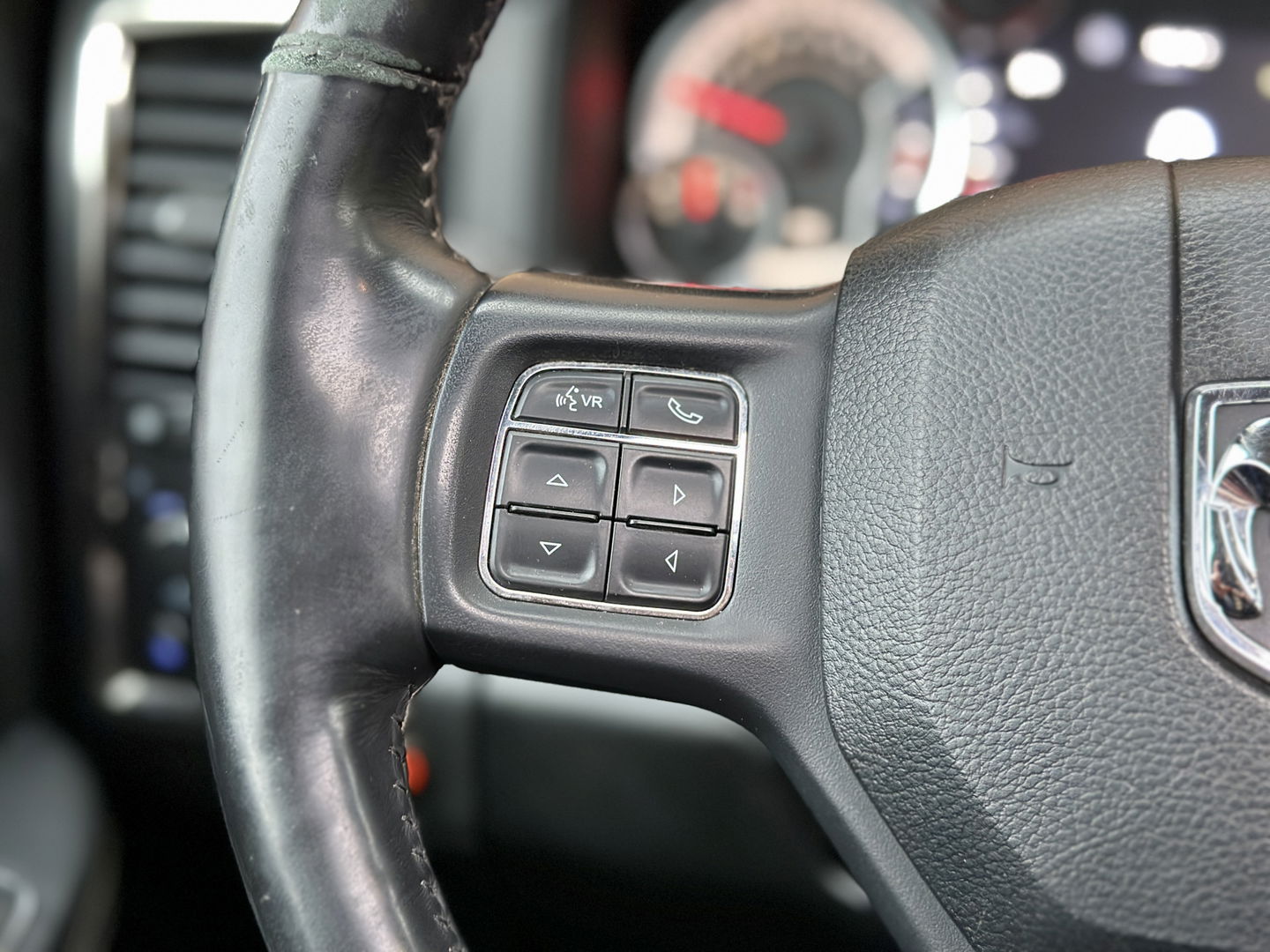 Dodge Ram 1500 5.7 V8 4x4 Quad Cab 6'4 Sport | LPG | Panoramadak | Stoelventilatie/Verwarming | Parkeersensoren | Achteruitrijcamera | Stuurverwarming | Cruise Control