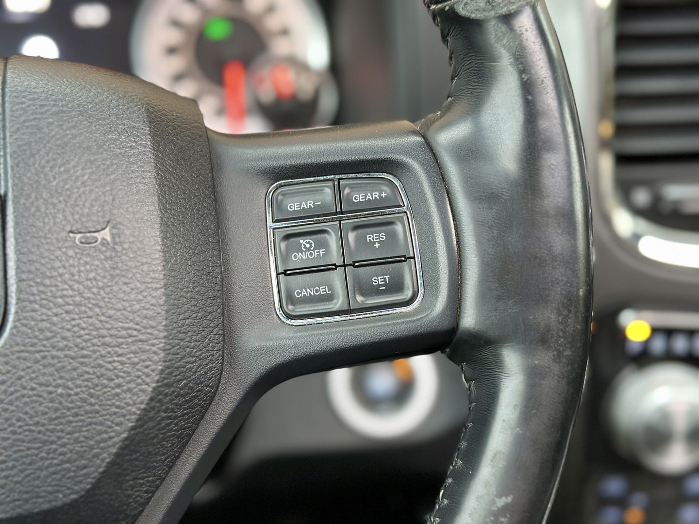 Dodge Ram 1500 5.7 V8 4x4 Quad Cab 6'4 Sport | LPG | Panoramadak | Stoelventilatie/Verwarming | Parkeersensoren | Achteruitrijcamera | Stuurverwarming | Cruise Control