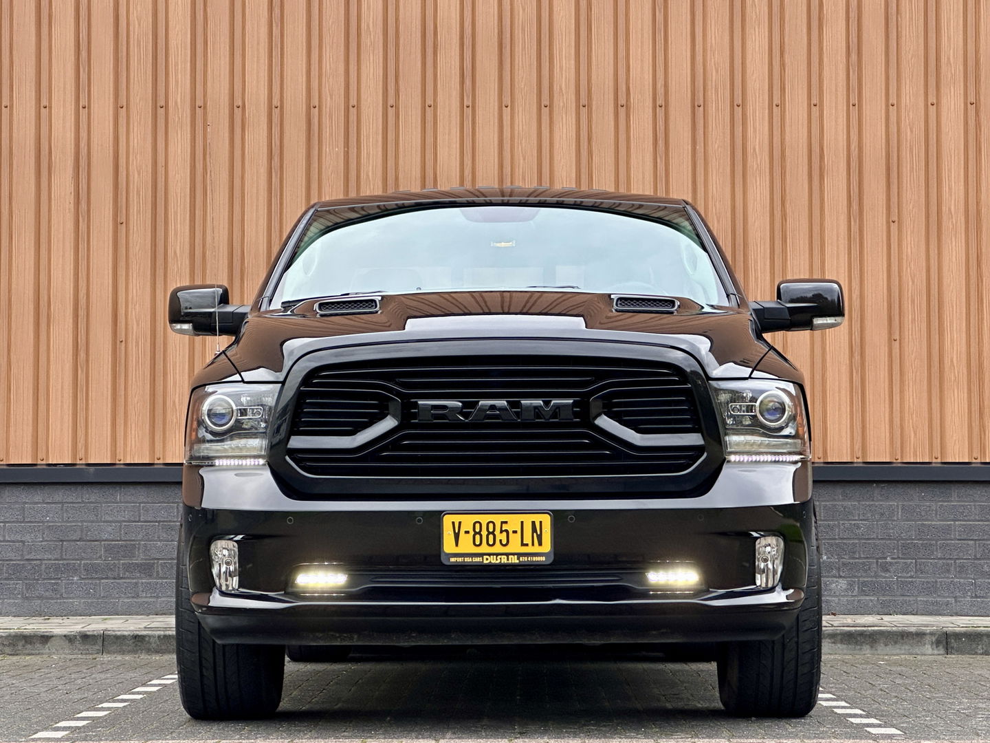 Dodge Ram 1500 5.7 V8 4x4 Quad Cab 6'4 Sport | LPG | Panoramadak | Stoelventilatie/Verwarming | Parkeersensoren | Achteruitrijcamera | Stuurverwarming | Cruise Control