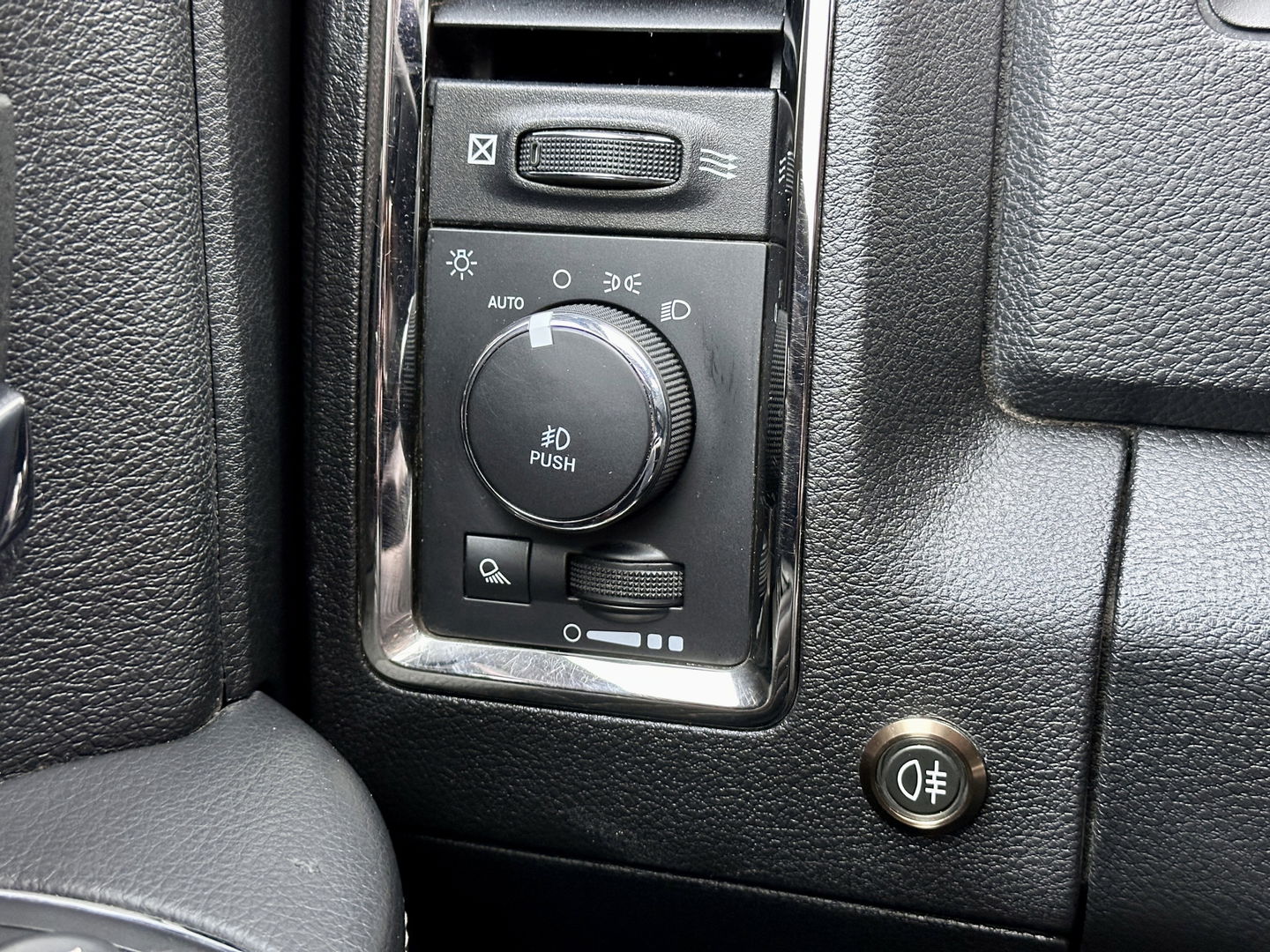 Dodge Ram 1500 5.7 V8 4x4 Quad Cab 6'4 Sport | LPG | Panoramadak | Stoelventilatie/Verwarming | Parkeersensoren | Achteruitrijcamera | Stuurverwarming | Cruise Control