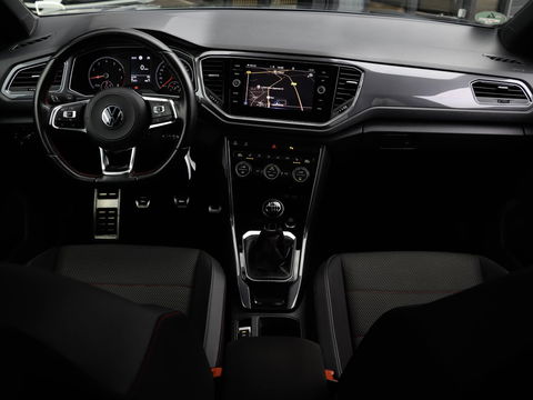 Volkswagen T-Roc 1.5 TSI Sport 150pk Panoramadak Trekhaak