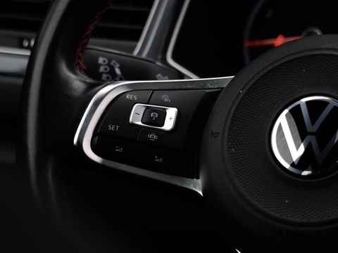 Volkswagen T-Roc 1.5 TSI Sport 150pk Panoramadak Trekhaak