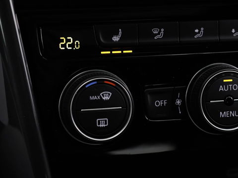 Volkswagen T-Roc 1.5 TSI Sport 150pk Panoramadak Trekhaak