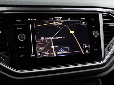 Volkswagen T-Roc 1.5 TSI Sport 150pk Panoramadak Trekhaak