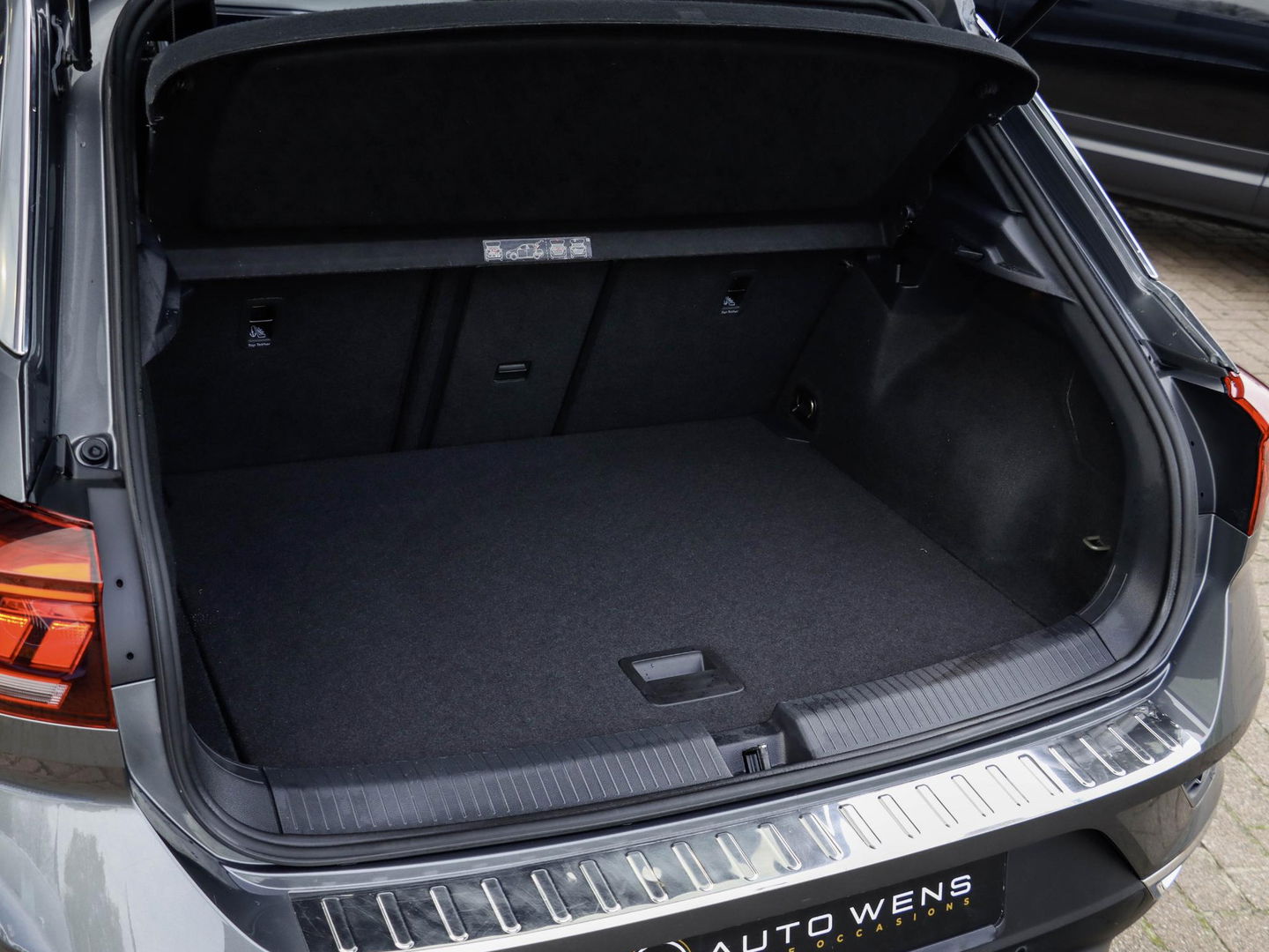 Volkswagen T-Roc 1.5 TSI Sport 150pk Panoramadak Trekhaak