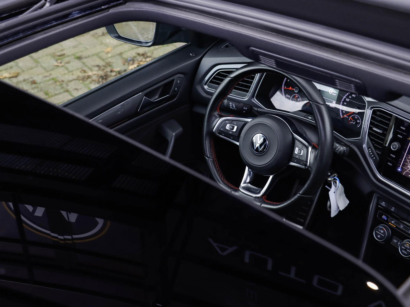 Volkswagen T-Roc 1.5 TSI Sport 150pk Panoramadak Trekhaak