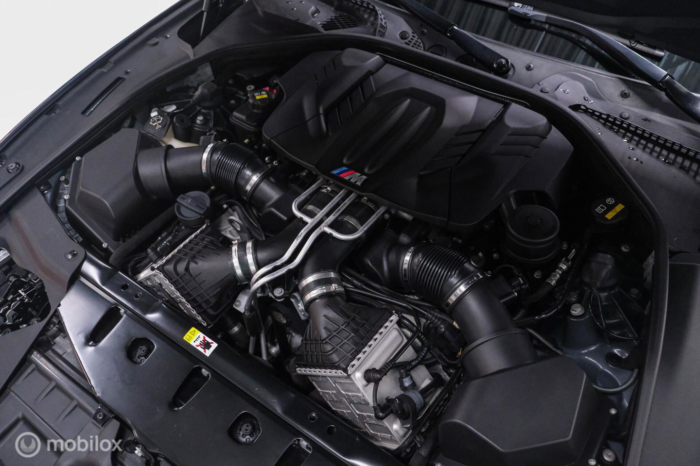 BMW 6 Serie Cabrio M6 Competition Package 575 pk | Keramisch | B&O | M Drivers Pack | NL auto NAP | Singapur Grau | Softclose | HUD | 360 ca