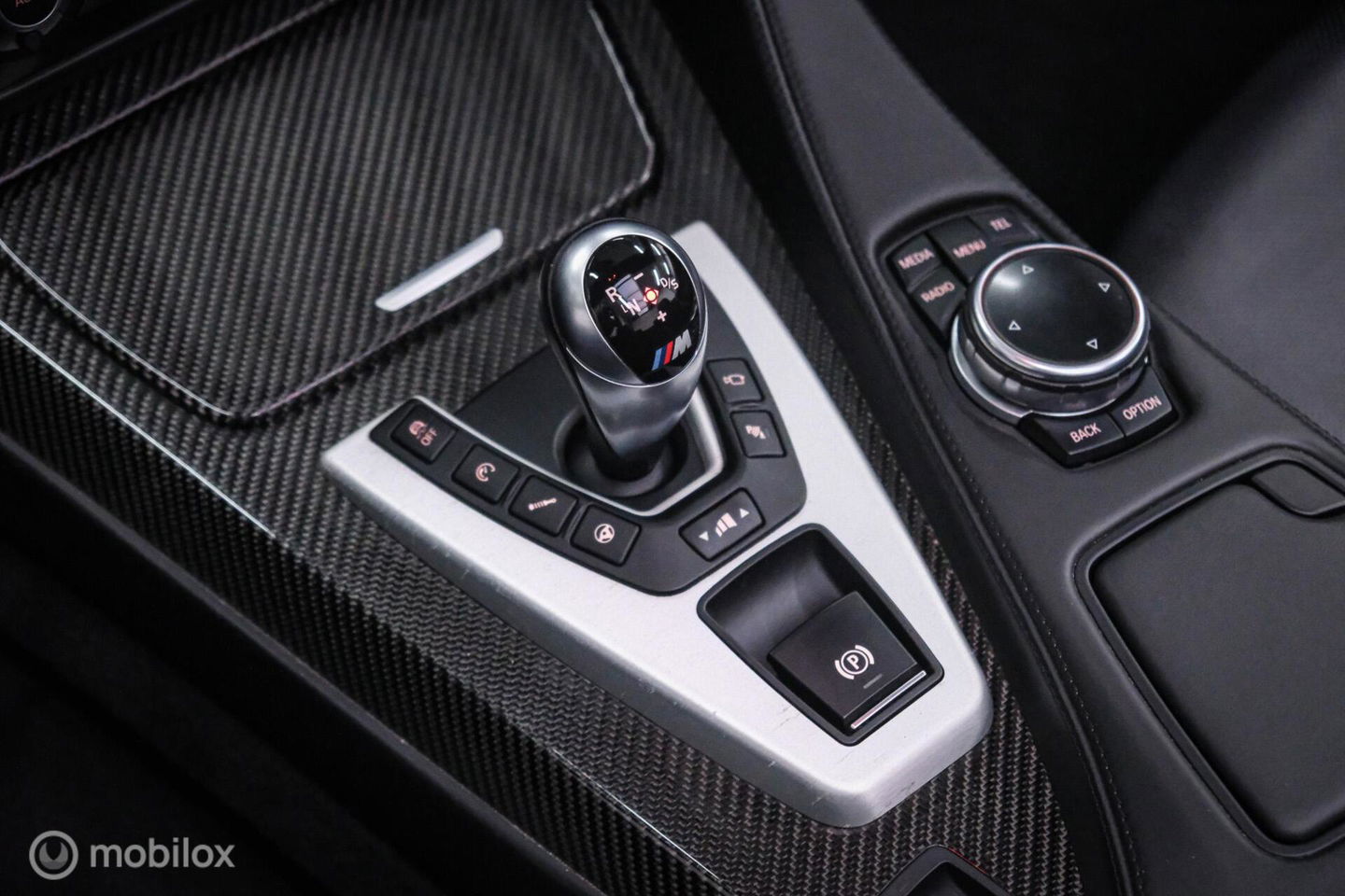 BMW 6 Serie Cabrio M6 Competition Package 575 pk | Keramisch | B&O | M Drivers Pack | NL auto NAP | Singapur Grau | Softclose | HUD | 360 ca