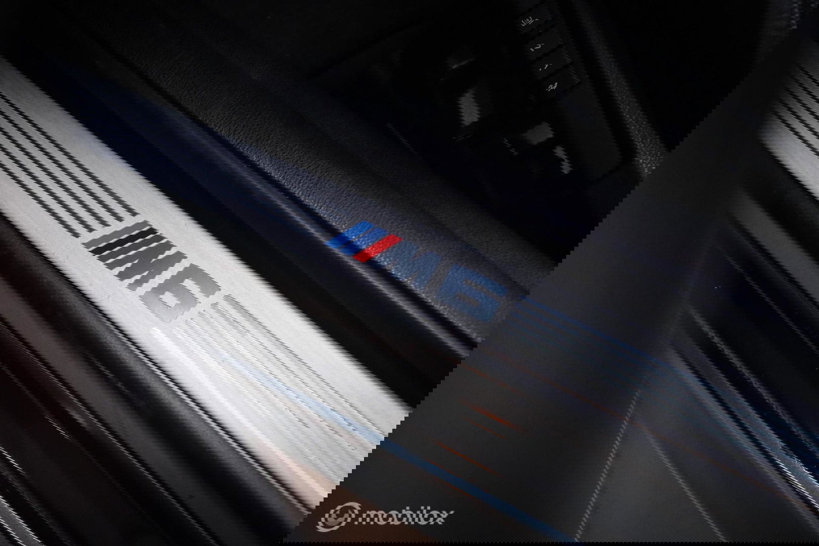 BMW 6 Serie Cabrio M6 Competition Package 575 pk | Keramisch | B&O | M Drivers Pack | NL auto NAP | Singapur Grau | Softclose | HUD | 360 ca