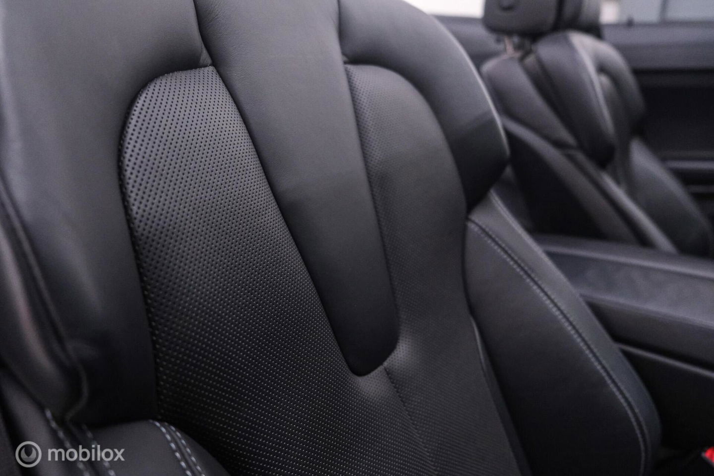 BMW 6 Serie Cabrio M6 Competition Package 575 pk | Keramisch | B&O | M Drivers Pack | NL auto NAP | Singapur Grau | Softclose | HUD | 360 ca