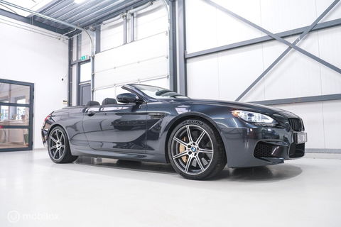BMW 6 Serie Cabrio M6 Competition Package 575 pk | Keramisch | B&O | M Drivers Pack | NL auto NAP | Singapur Grau | Softclose | HUD | 360 ca