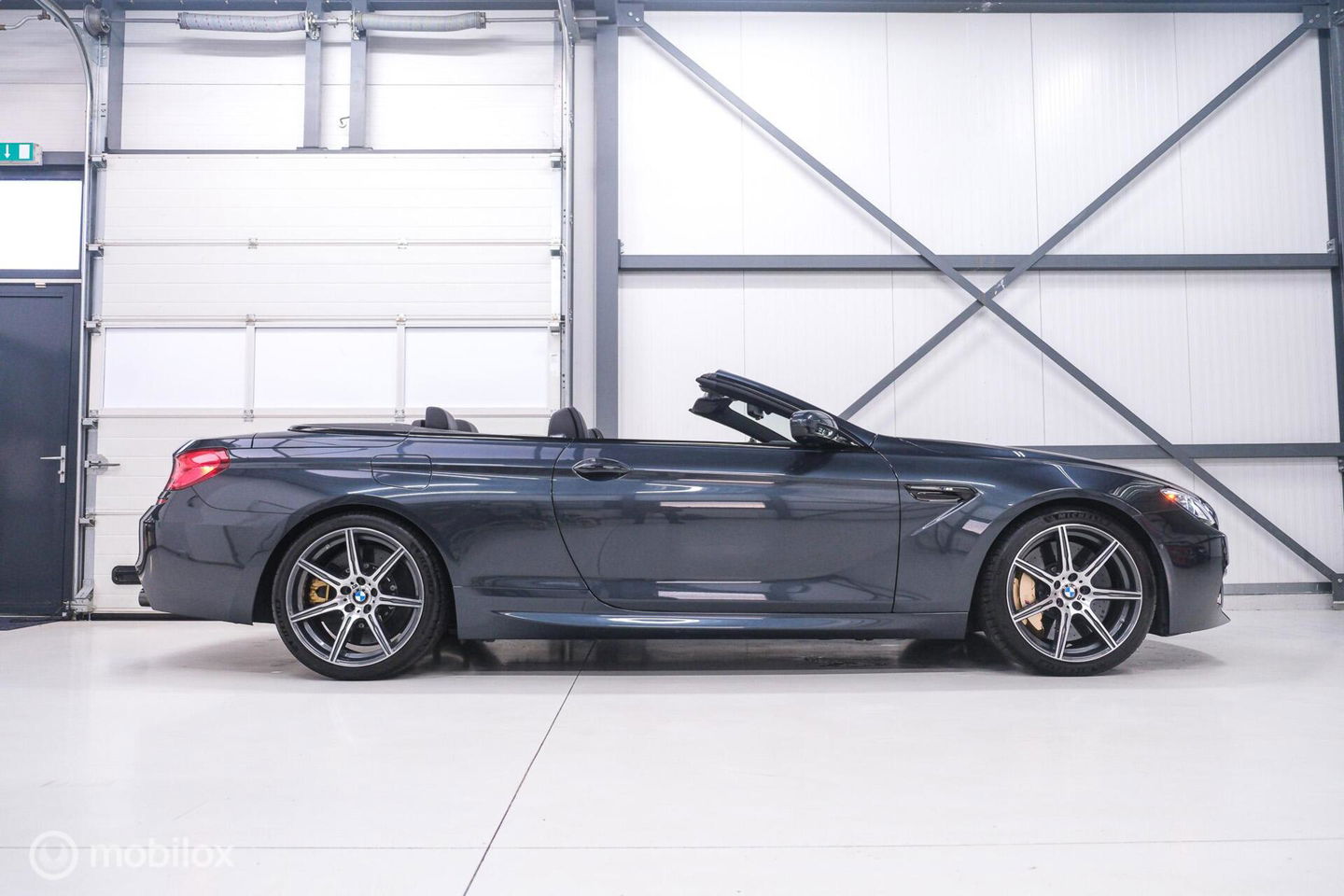 BMW 6 Serie Cabrio M6 Competition Package 575 pk | Keramisch | B&O | M Drivers Pack | NL auto NAP | Singapur Grau | Softclose | HUD | 360 ca