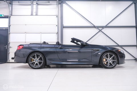 BMW 6 Serie Cabrio M6 Competition Package 575 pk | Keramisch | B&O | M Drivers Pack | NL auto NAP | Singapur Grau | Softclose | HUD | 360 ca