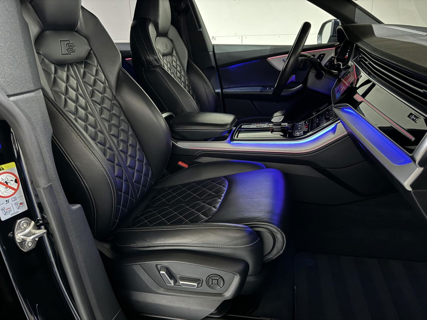 Audi Q8 55 TFSI e Quattro Competition S-Line Pano RS-Seats Sfeer Luchtver. B&O 360º