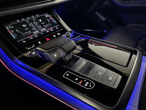 Audi Q8 55 TFSI e Quattro Competition S-Line Pano RS-Seats Sfeer Luchtver. B&O 360º
