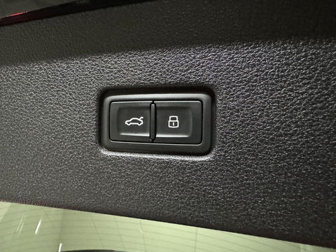 Audi Q8 55 TFSI e Quattro Competition S-Line Pano RS-Seats Sfeer Luchtver. B&O 360º