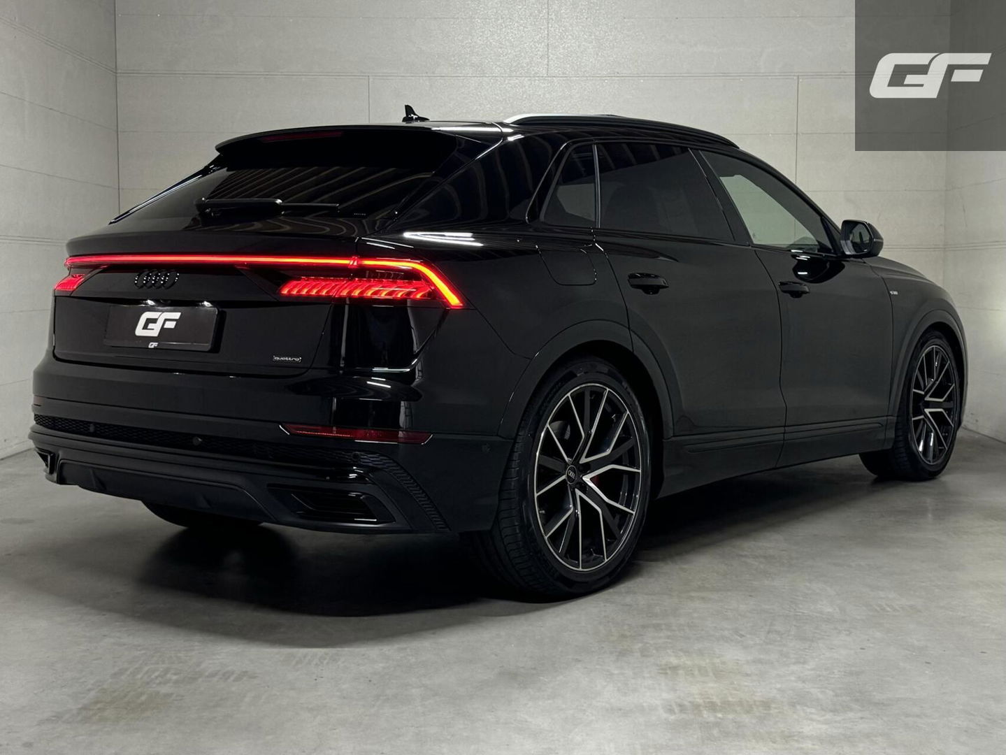 Audi Q8 55 TFSI e Quattro Competition S-Line Pano RS-Seats Sfeer Luchtver. B&O 360º