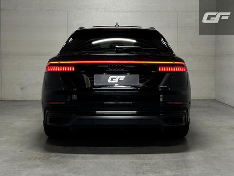 Audi Q8 55 TFSI e Quattro Competition S-Line Pano RS-Seats Sfeer Luchtver. B&O 360º