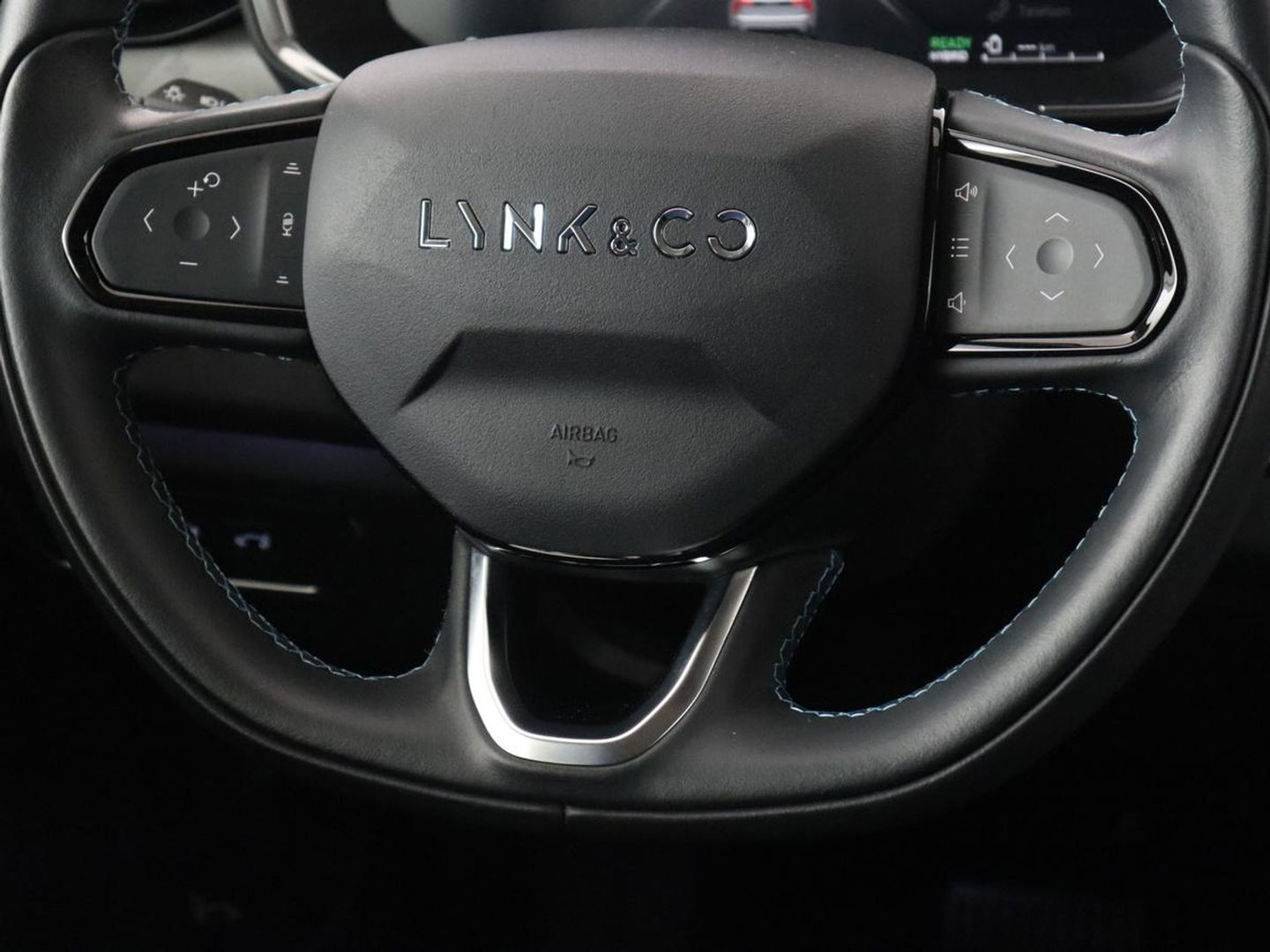 Lynk & Co 01 1.5 Plug In | Panoramadak | Infinity by Harman | Camera | Adaptive cruise | Stoelverwarming | Carplay | Memory | Full LED | PHEV