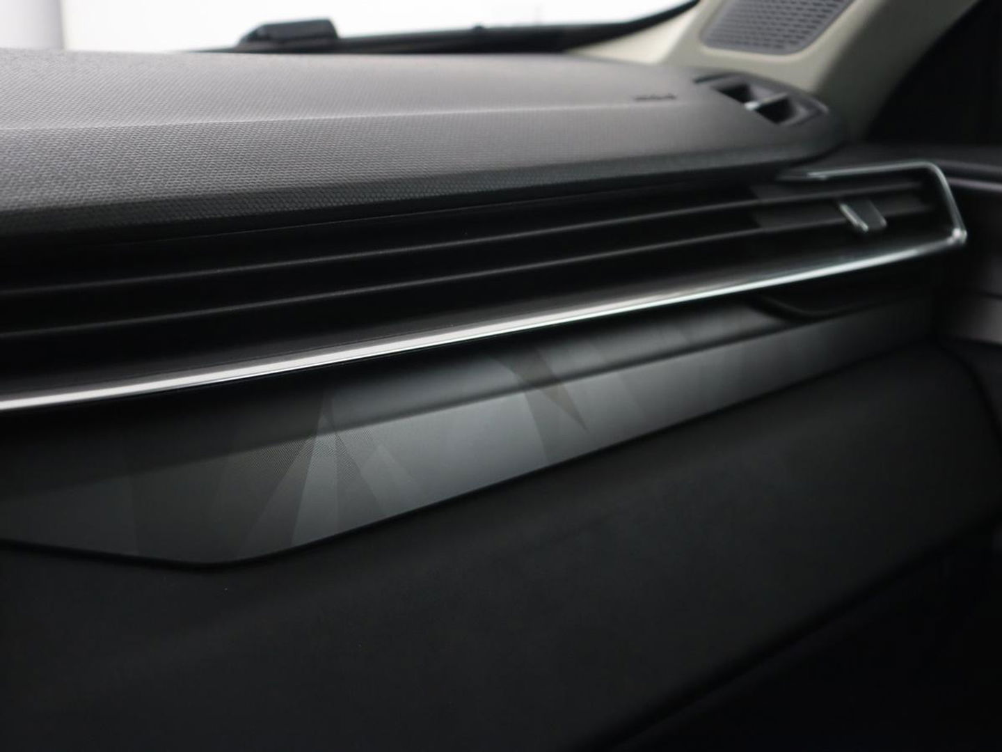 Lynk & Co 01 1.5 Plug In | Panoramadak | Infinity by Harman | Camera | Adaptive cruise | Stoelverwarming | Carplay | Memory | Full LED | PHEV