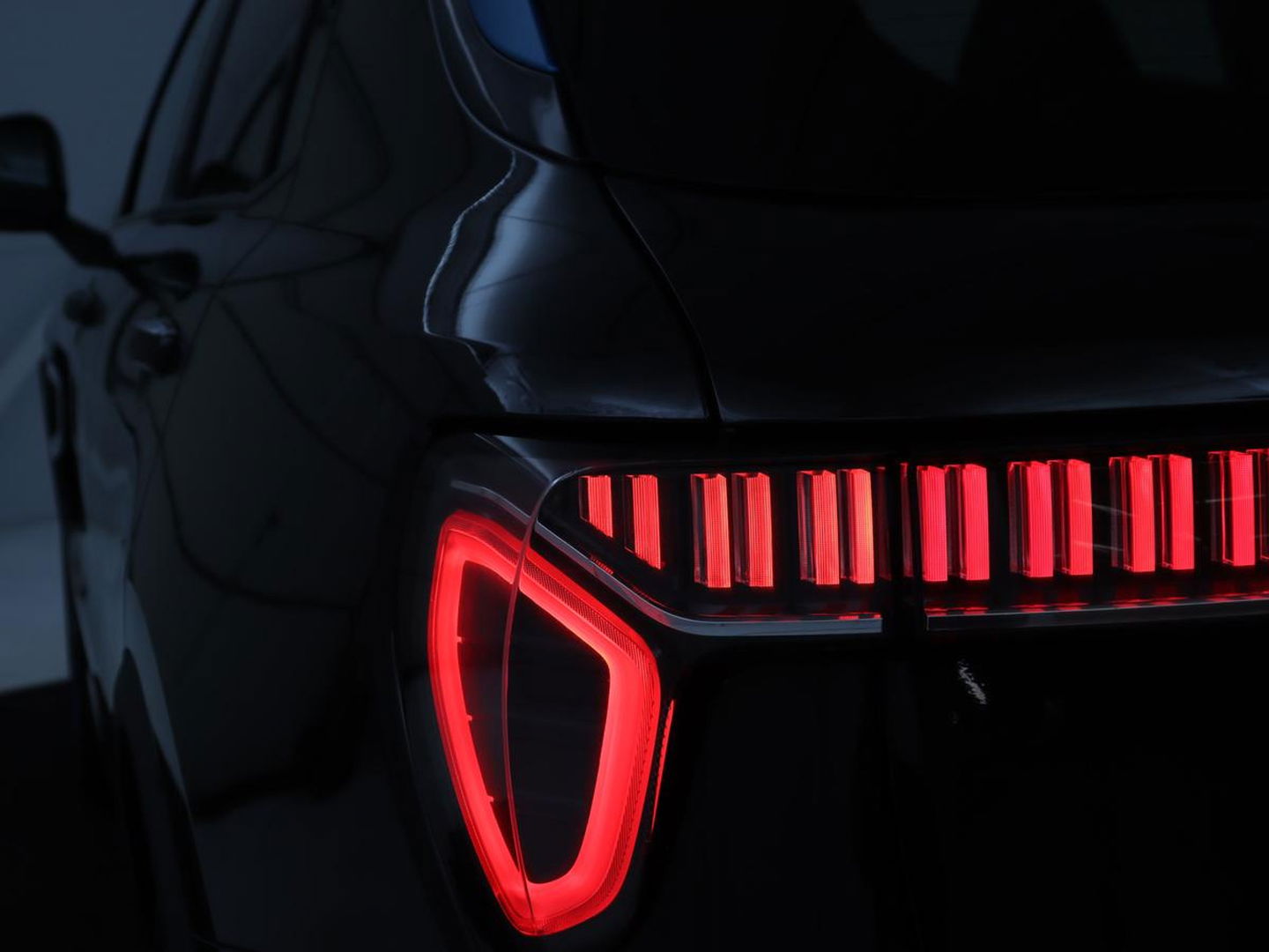 Lynk & Co 01 1.5 Plug In | Panoramadak | Infinity by Harman | Camera | Adaptive cruise | Stoelverwarming | Carplay | Memory | Full LED | PHEV