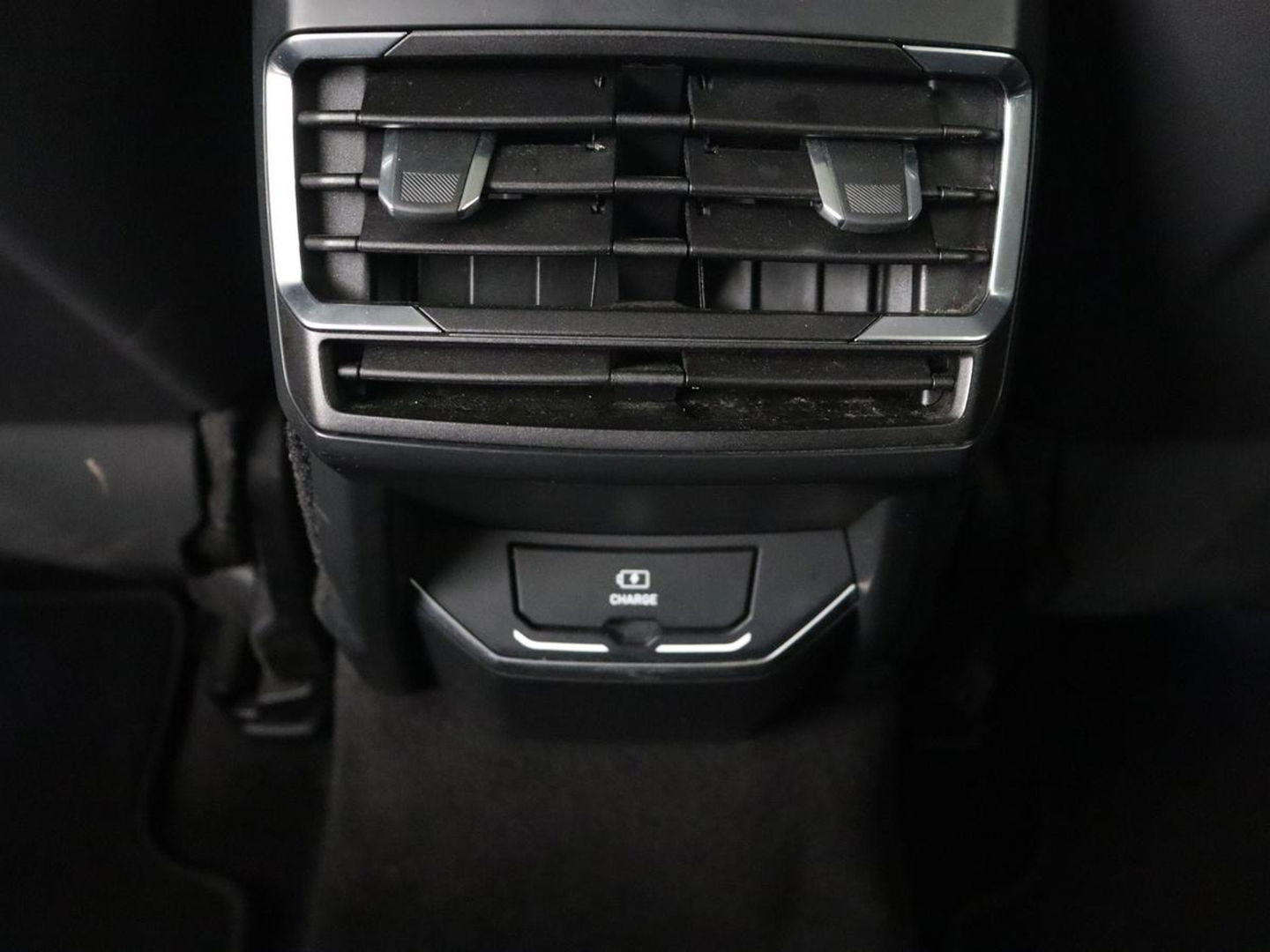 Lynk & Co 01 1.5 Plug In | Panoramadak | Infinity by Harman | Camera | Adaptive cruise | Stoelverwarming | Carplay | Memory | Full LED | PHEV