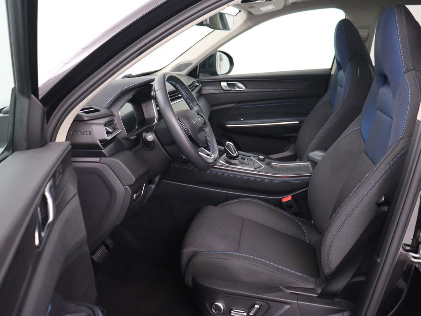 Lynk & Co 01 1.5 Plug In | Panoramadak | Infinity by Harman | Camera | Adaptive cruise | Stoelverwarming | Carplay | Memory | Full LED | PHEV