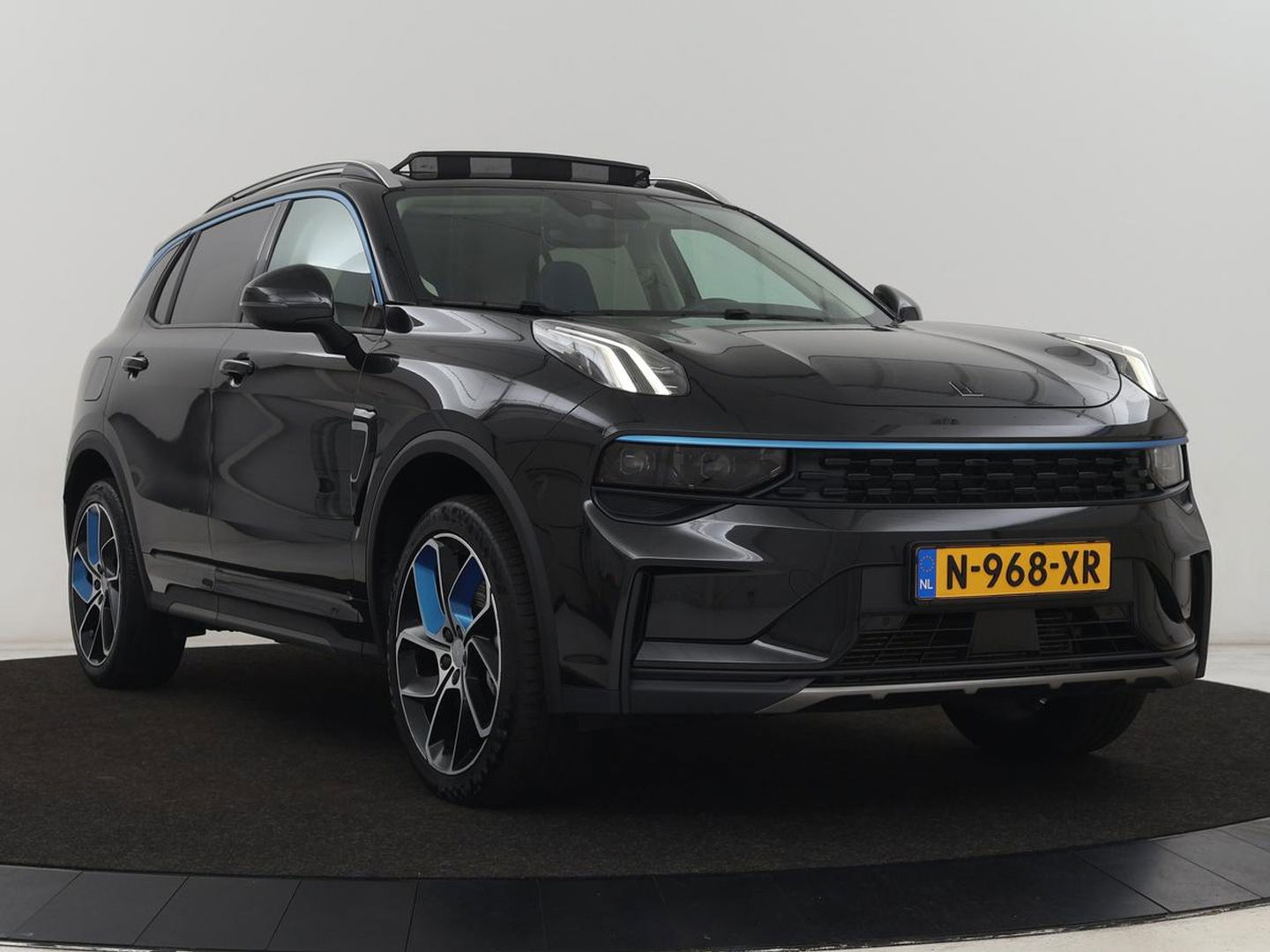 Lynk & Co 01 1.5 Plug In | Panoramadak | Infinity by Harman | Camera | Adaptive cruise | Stoelverwarming | Carplay | Memory | Full LED | PHEV