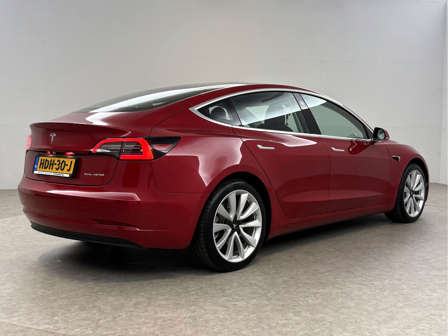 Tesla Model 3 Long Range AWD 75 kWh | Autopilot | Adap. Cruise | Pano | Memory | Virtual | Camera | Keyless | Stoelverw.