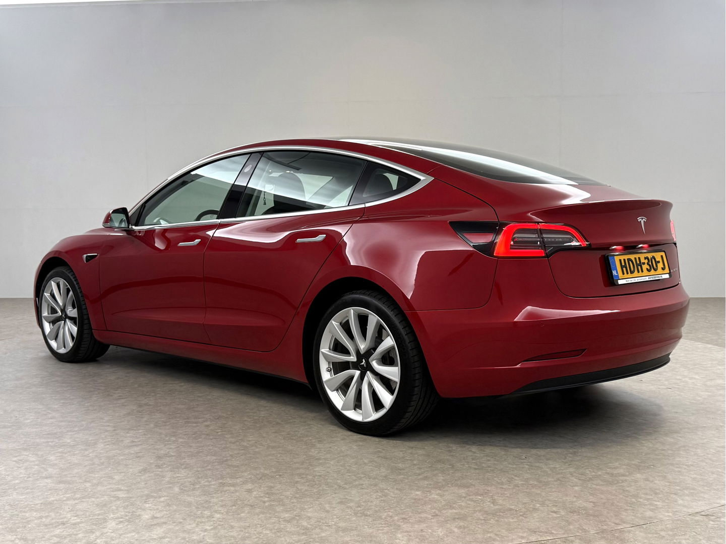 Tesla Model 3 Long Range AWD 75 kWh | Autopilot | Adap. Cruise | Pano | Memory | Virtual | Camera | Keyless | Stoelverw.