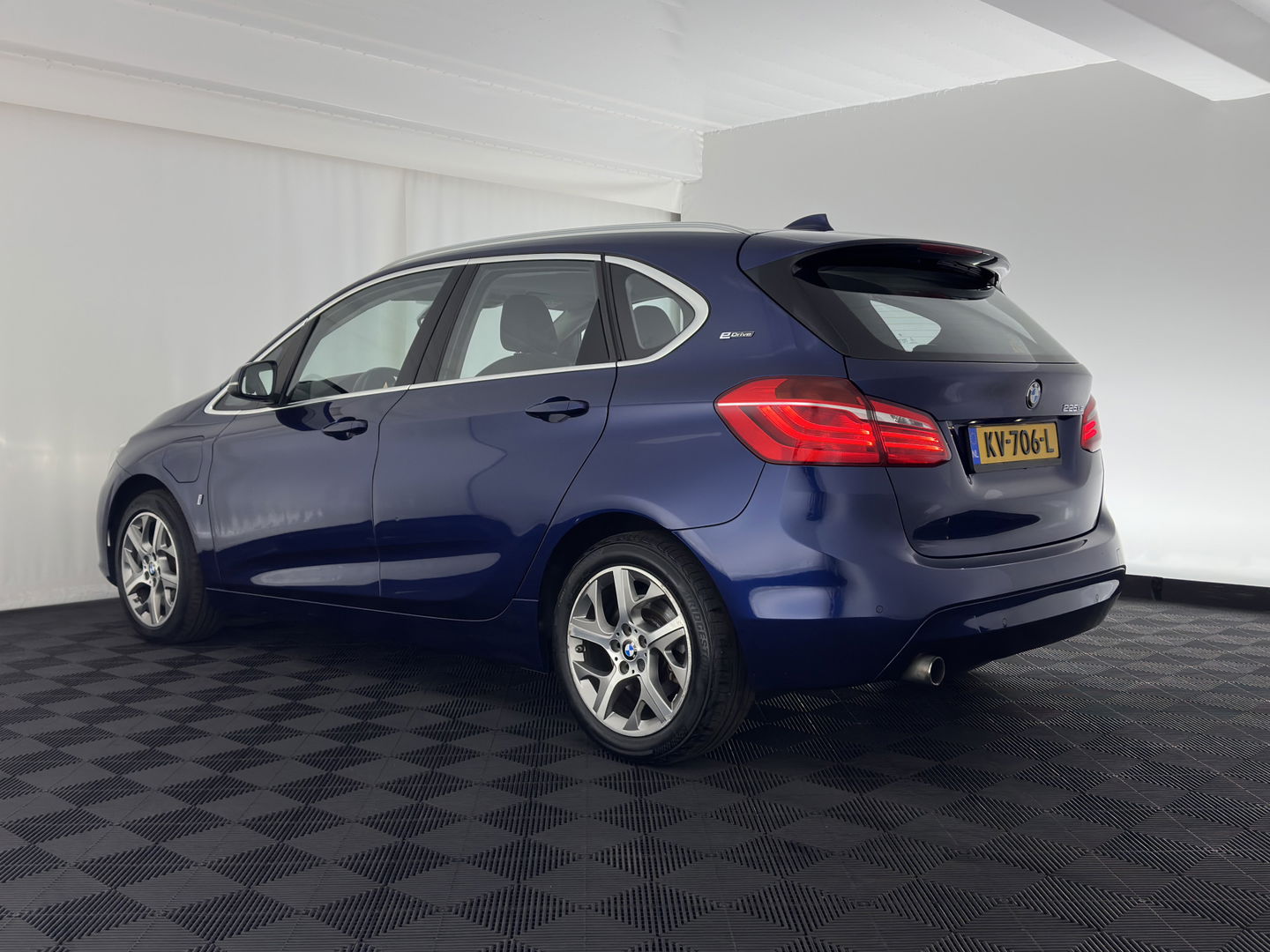 BMW 2 Serie Active Tourer 225xe iPerformance Centennial Executive Aut. *FULL-LED | SPORT-SEATS | NAVI-FULLMAP | KEYLESS | ECC | PDC | CRUISE | 17''ALU*