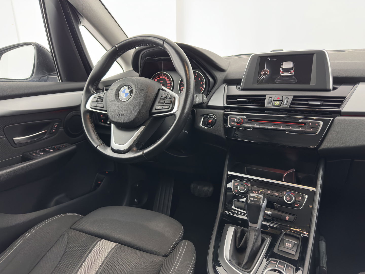 BMW 2 Serie Active Tourer 225xe iPerformance Centennial Executive Aut. *FULL-LED | SPORT-SEATS | NAVI-FULLMAP | KEYLESS | ECC | PDC | CRUISE | 17''ALU*