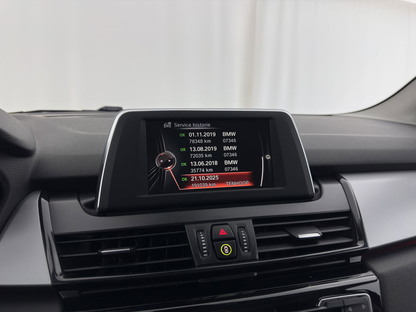 BMW 2 Serie Active Tourer 225xe iPerformance Centennial Executive Aut. *FULL-LED | SPORT-SEATS | NAVI-FULLMAP | KEYLESS | ECC | PDC | CRUISE | 17''ALU*