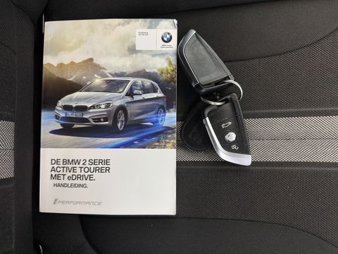 BMW 2 Serie Active Tourer 225xe iPerformance Centennial Executive Aut. *FULL-LED | SPORT-SEATS | NAVI-FULLMAP | KEYLESS | ECC | PDC | CRUISE | 17''ALU*