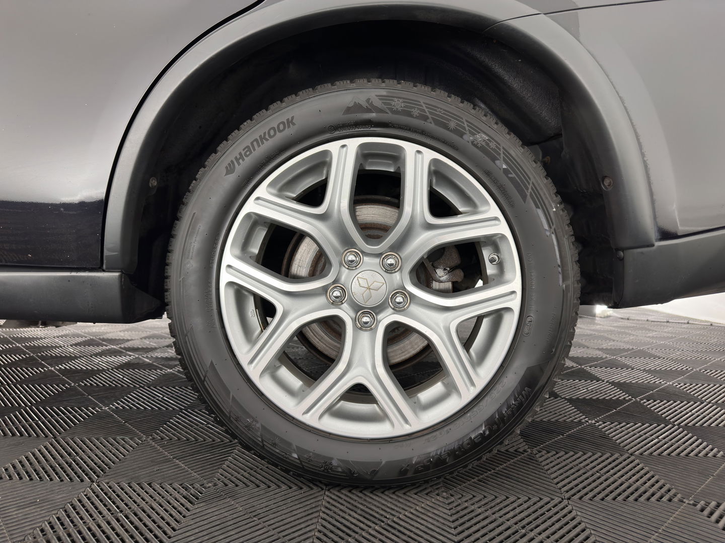 Mitsubishi Outlander 2.0 PHEV Business Edition X-Line (INCL-BTW) Aut. *LEATHER-FABRIC | NAVI-FULLMAP | KEYLESS | CAMERA | COMFORT-SEATS | ECC | CRUISE | PRIVACY-GLASS | SHIFT-PADDLES |  TOWBAR | 18''ALU*