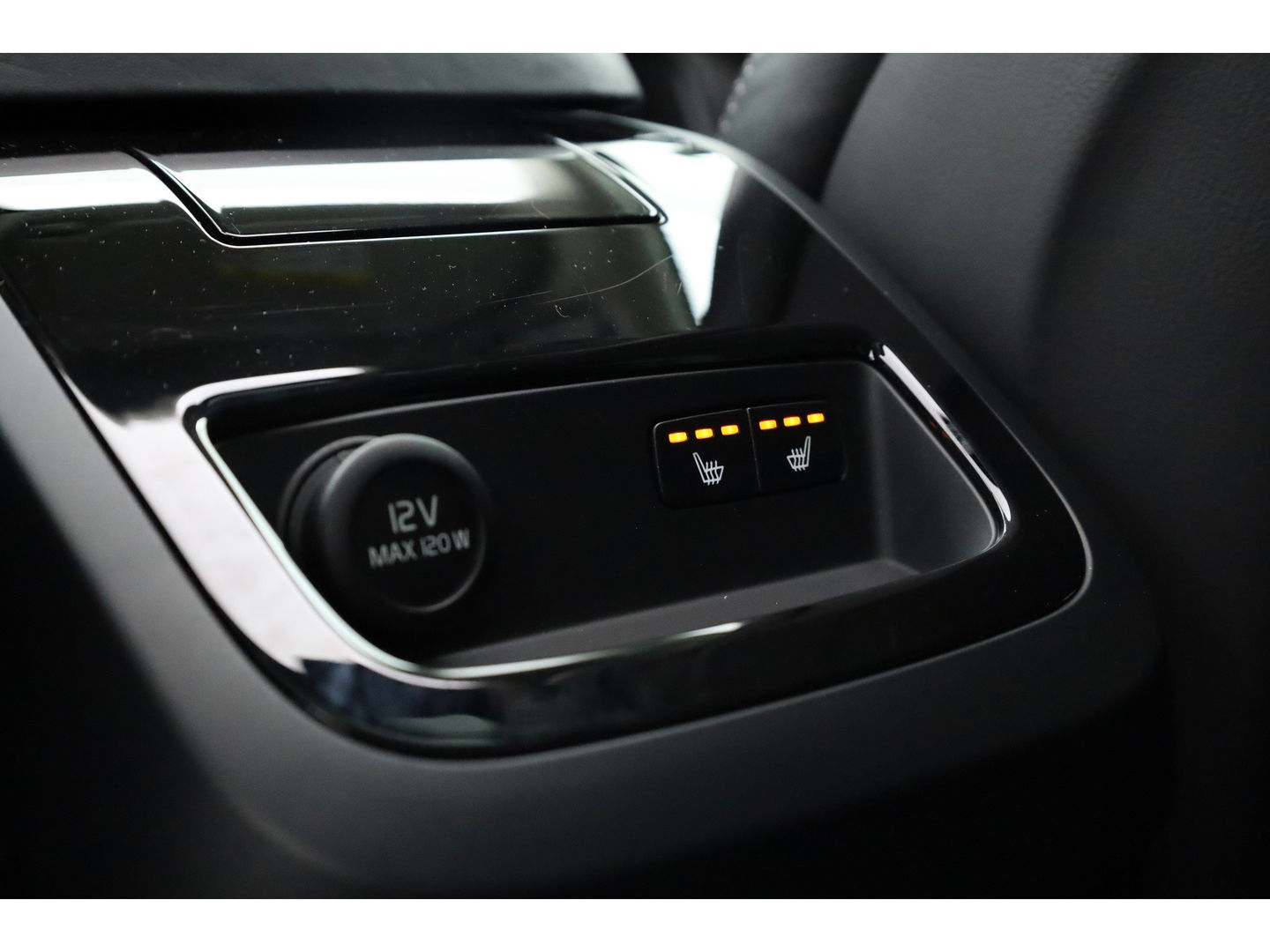 Volvo S90 2.0 T8 AWD Inscription | Polestar | Full Option | B&W audio | luchtvering | Schuifdak | massage | Trekhaak |