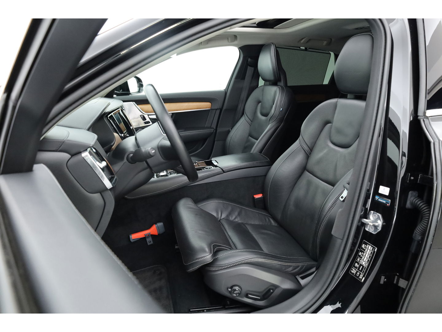 Volvo S90 2.0 T8 AWD Inscription | Polestar | Full Option | B&W audio | luchtvering | Schuifdak | massage | Trekhaak |