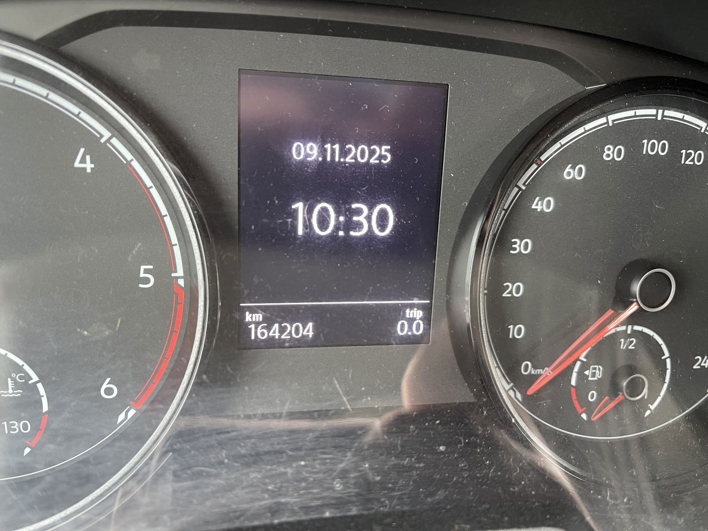 Volkswagen Transporter 2.0 TDI 150pk L2H1 30 DC 5 persoons Comfortline / vaste prijs rijklaar € 27.950 ex btw / / lease vanaf € / zwart metallic / nieuwe 20 inch velgen + banden / euro 6