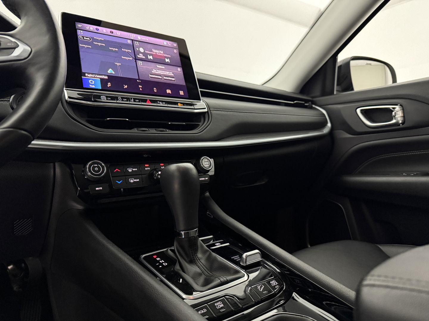 Jeep Compass 4xe 240PK Plug-in Hybrid Electric S | SOH 95% | Virtual | Camera | Verwarmd stuur/stoel | Carplay | Leder | Keyless