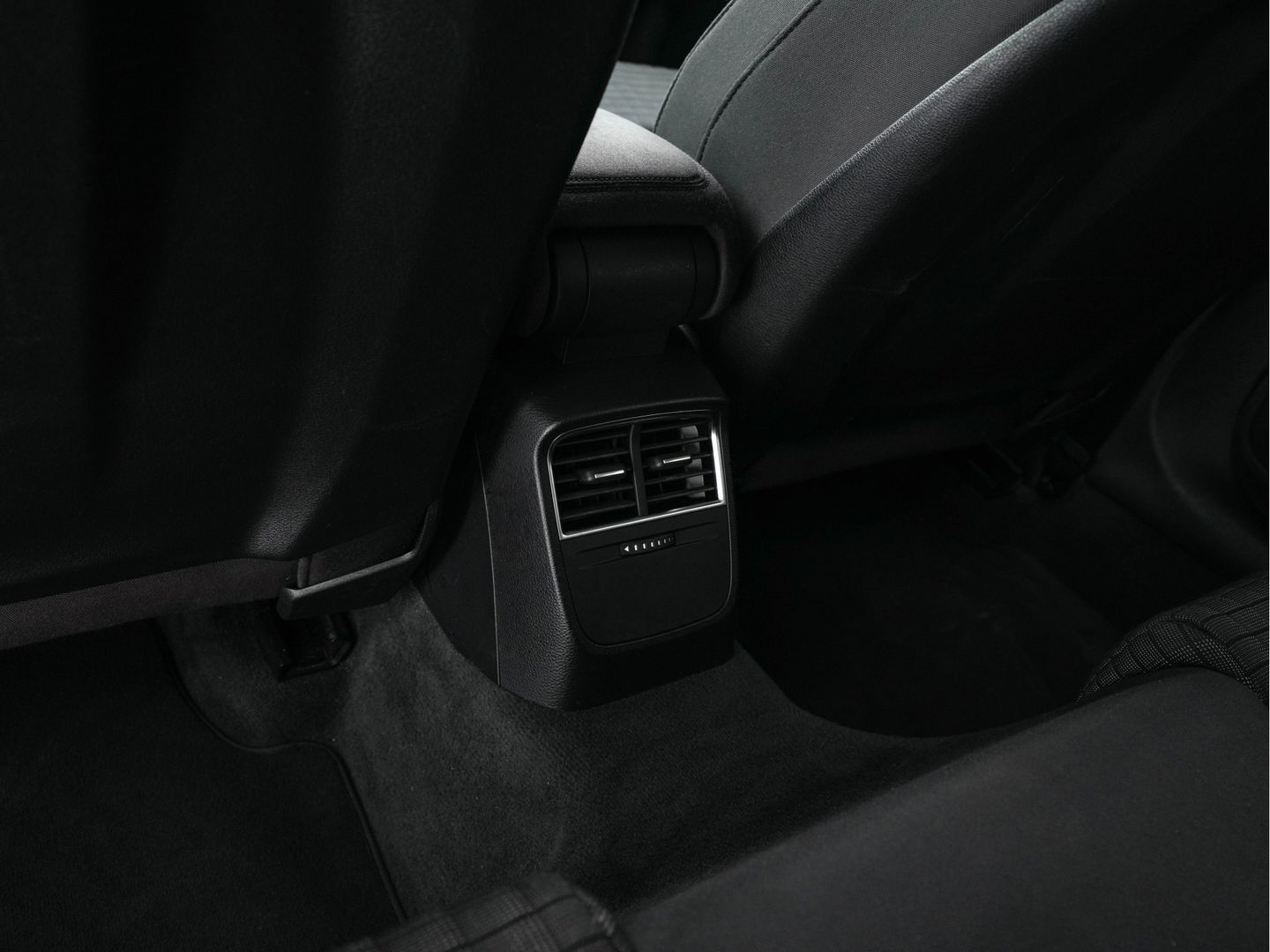 Audi A3 Sportback 1.2 TFSI Ambition Pro Line plus Aut. *NAVI-FULLMAP | XENON | SPORT-SEATS | ECC | CRUISE | 18''ALU*