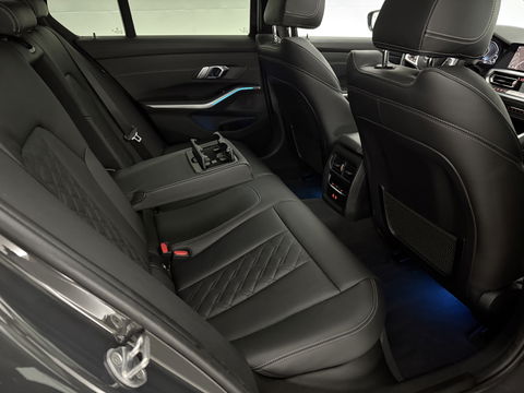 BMW 3-serie 330e eDrive 292PK M-Sport | SOH 90% | Pano | HuD | 360° | Sfeer | Virtual | Memory | Adap. Cruise | Carplay | Keyless | NAP