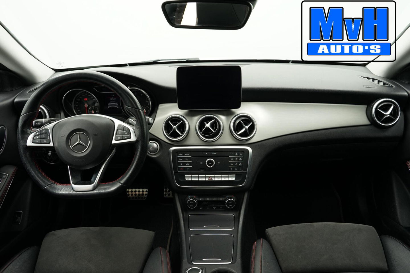 Mercedes-Benz CLA Shooting Brake 180 AMG|PANO|LED|TREKHAAK