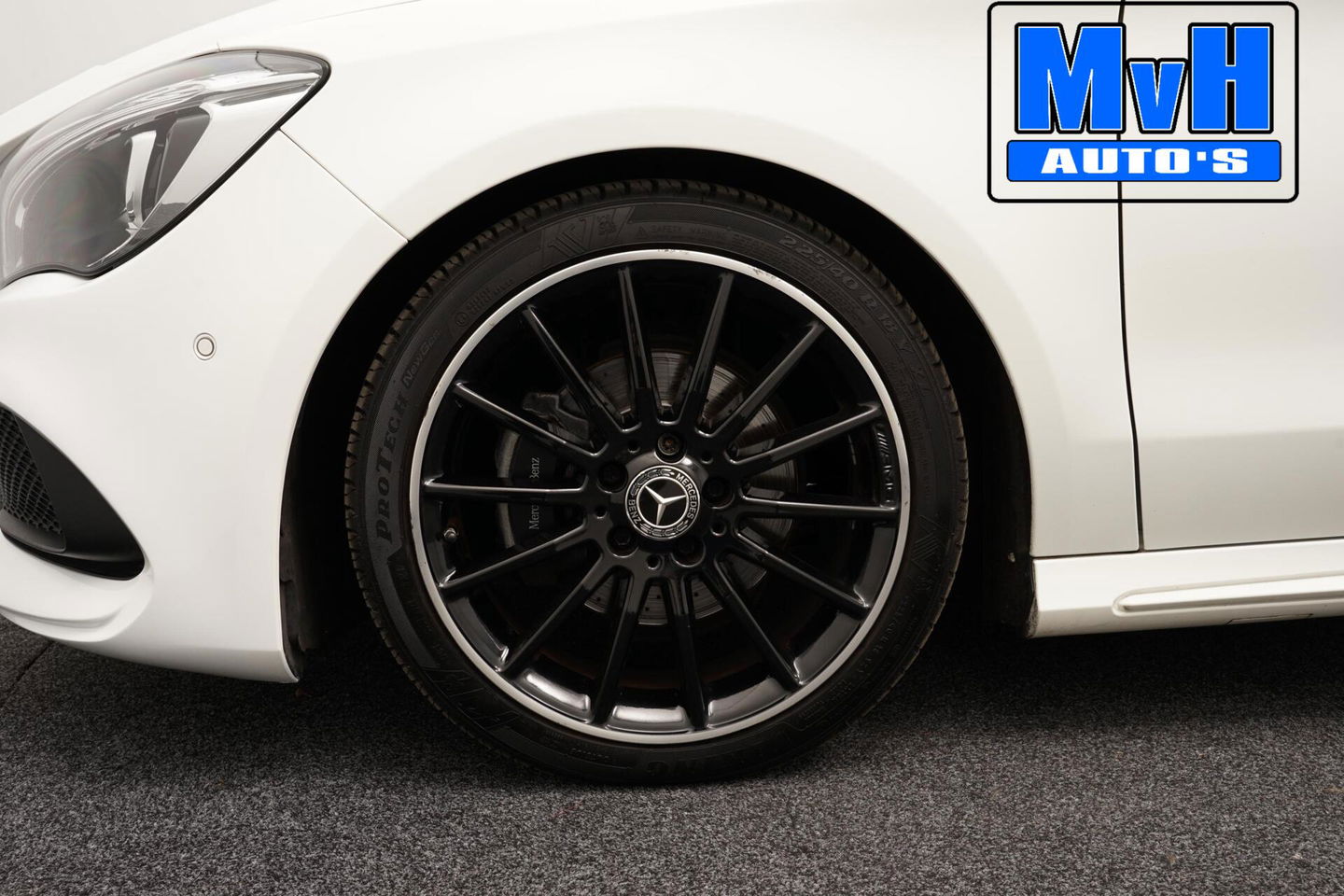 Mercedes-Benz CLA Shooting Brake 180 AMG|PANO|LED|TREKHAAK