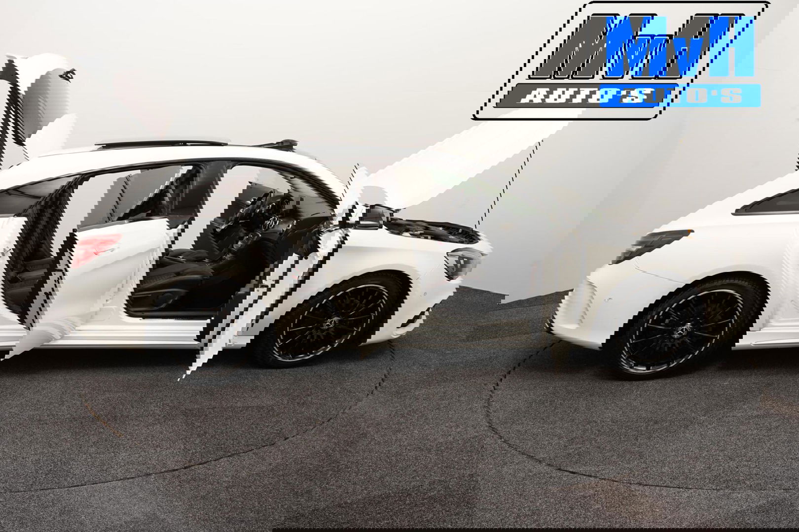 Mercedes-Benz CLA Shooting Brake 180 AMG|PANO|LED|TREKHAAK