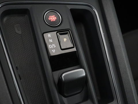 CUPRA Formentor 1.4 eHybrid VZ | 245pk | Stoelverwarming | Camera | Adaptive cruise | Sfeerverlichting | Navigatie | Keyless | 19'' | Stuurverwarming | Full LED | Sportstoelen | PHEV | Plug In